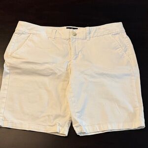 American Eagle Women's White Bermuda Shorts size 12
